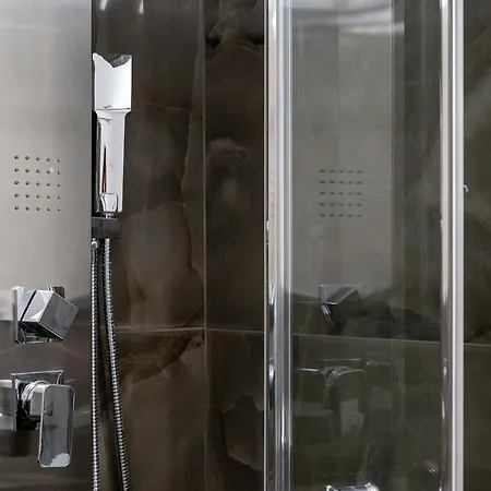 Iflat Brand New & Modern Station *