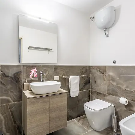 Iflat Brand New & Modern Station Roma